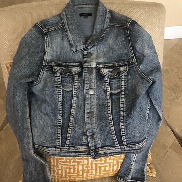 Cropped Denim Jean Jacket - Picture 9 of 11